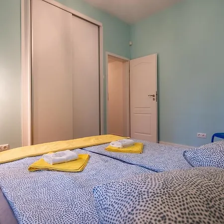 Vintage And Stylish 2bdrm Sofia