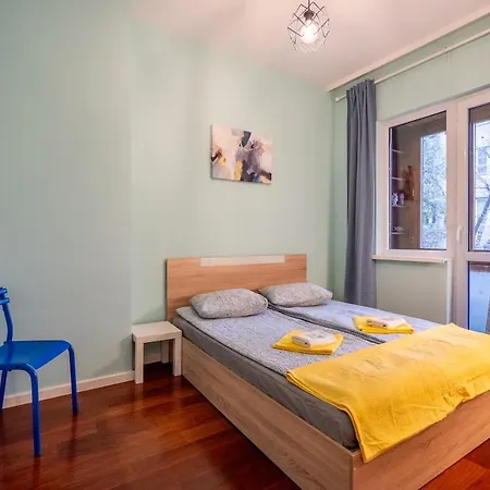 Vintage And Stylish 2bdrm