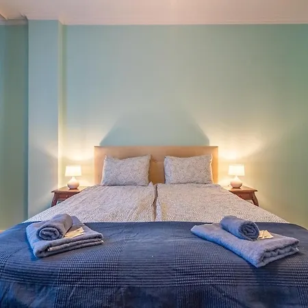 Vintage And Stylish 2bdrm Apartament *