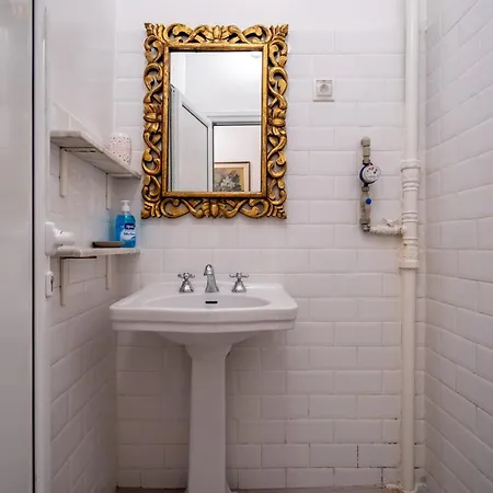 Vintage And Stylish 2bdrm Apartament *