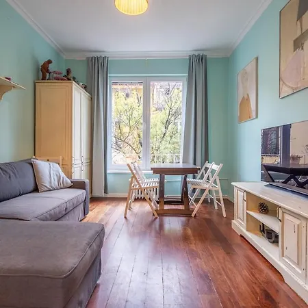Vintage And Stylish 2bdrm Sofia